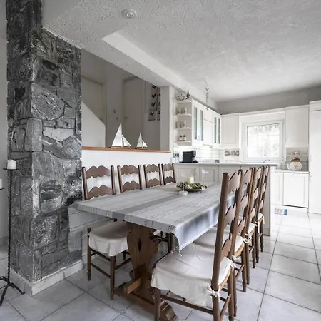 Vila By Luxlikehome