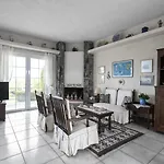 By Luxlikehome Vilă