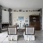 By Luxlikehome Paliouri