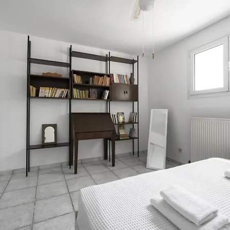 By Luxlikehome Paliouri