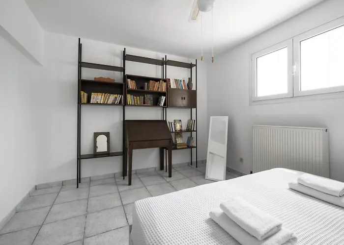 By Luxlikehome Paliouri