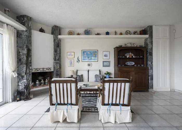 By Luxlikehome Paliouri